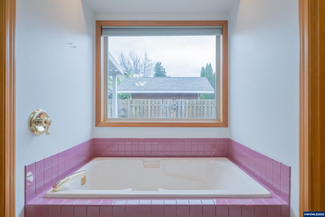 1255 NE Laurelridge St, Keizer, OR 97303