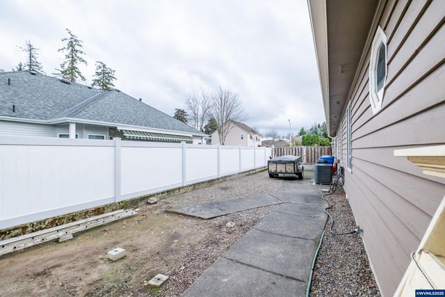 1255 NE Laurelridge St, Keizer, OR 97303