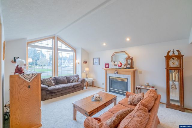 1255 NE Laurelridge St, Keizer, OR 97303