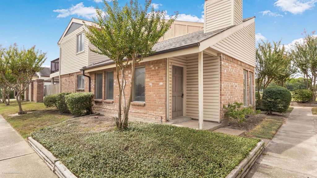 7859 Green Lawn Drive 7859, Houston, TX 77088