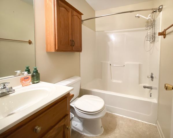 215 Falcon Dr, Manchester, TN 37355