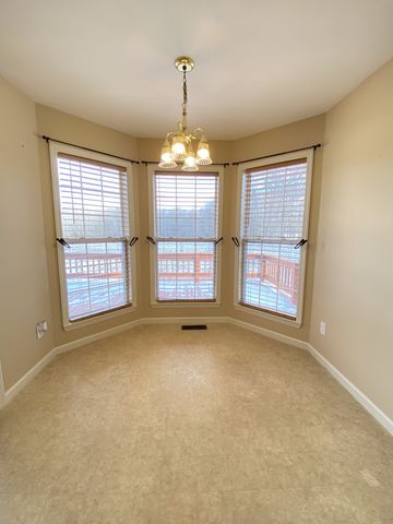 215 Falcon Dr, Manchester, TN 37355