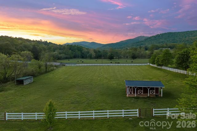 9 Whispering Meadows Drive, Fairview, NC 28730