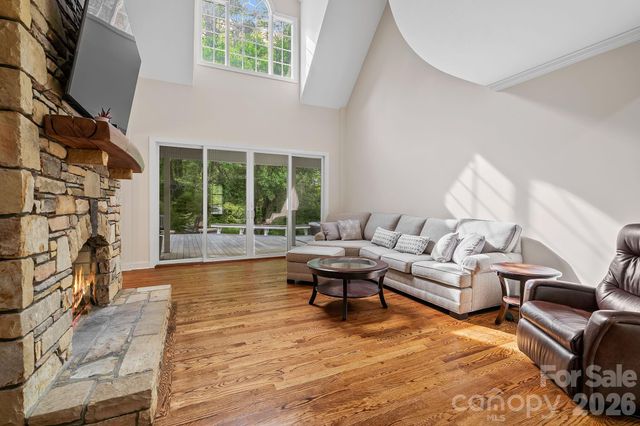 9 Whispering Meadows Drive, Fairview, NC 28730