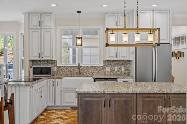 9 Whispering Meadows Drive, Fairview, NC 28730