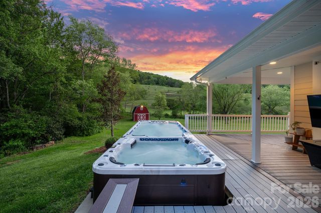 9 Whispering Meadows Drive, Fairview, NC 28730
