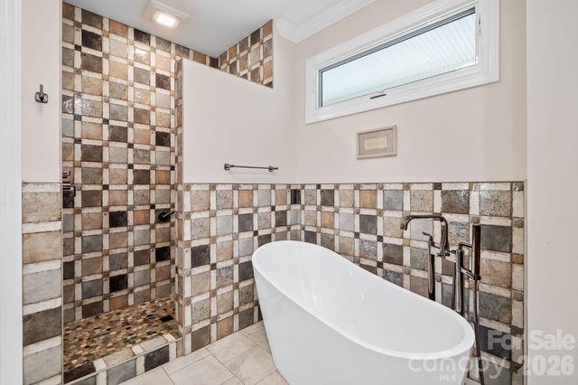 9 Whispering Meadows Drive, Fairview, NC 28730