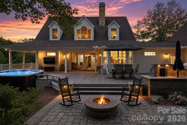 9 Whispering Meadows Drive, Fairview, NC 28730