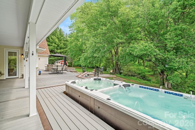 9 Whispering Meadows Drive, Fairview, NC 28730