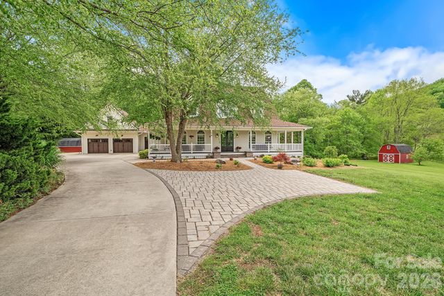 9 Whispering Meadows Drive, Fairview, NC 28730