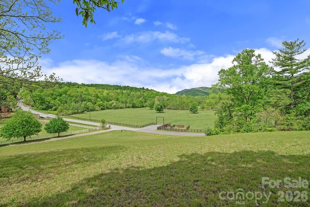 9 Whispering Meadows Drive, Fairview, NC 28730