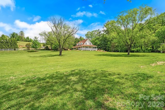 9 Whispering Meadows Drive, Fairview, NC 28730