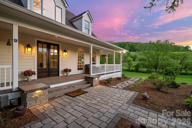 9 Whispering Meadows Drive, Fairview, NC 28730