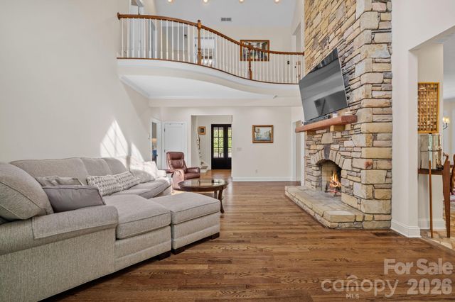 9 Whispering Meadows Drive, Fairview, NC 28730