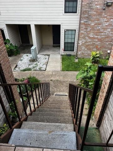 10912 Gulf Freeway 22, Houston, TX 77034
