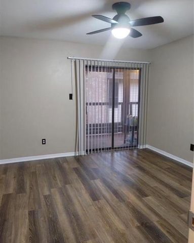 10912 Gulf Freeway 22, Houston, TX 77034