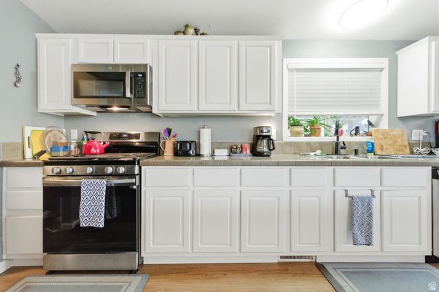 989 YUCCA DR, Taylorsville, UT 84123