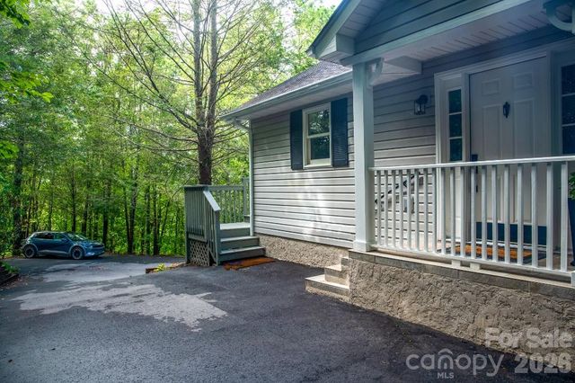 36 Lynx Drive, Black Mountain, NC 28711
