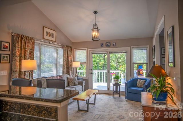 36 Lynx Drive, Black Mountain, NC 28711
