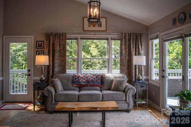 36 Lynx Drive, Black Mountain, NC 28711