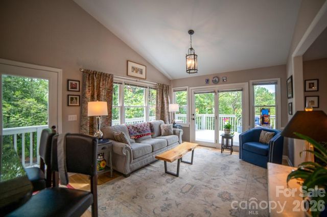 36 Lynx Drive, Black Mountain, NC 28711