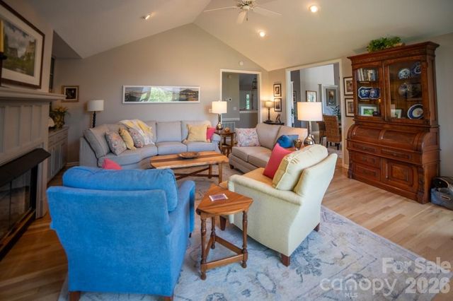 36 Lynx Drive, Black Mountain, NC 28711
