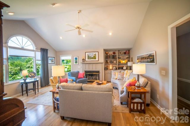 36 Lynx Drive, Black Mountain, NC 28711