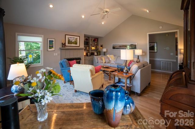 36 Lynx Drive, Black Mountain, NC 28711