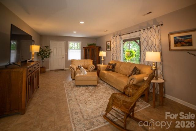 36 Lynx Drive, Black Mountain, NC 28711