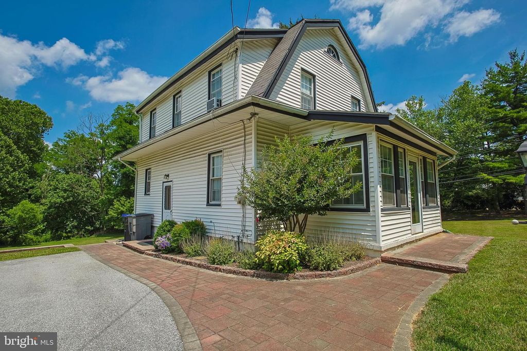 31 OLD STATE RD, Berwyn, PA 19312