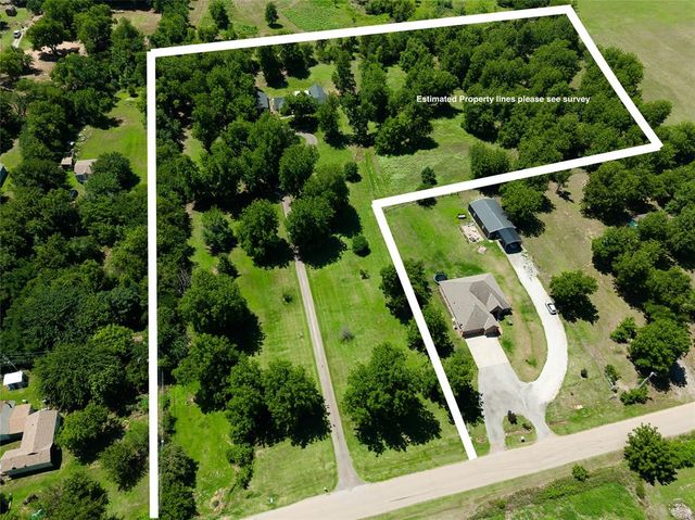 2221 W College Avenue, Guthrie, OK 73044