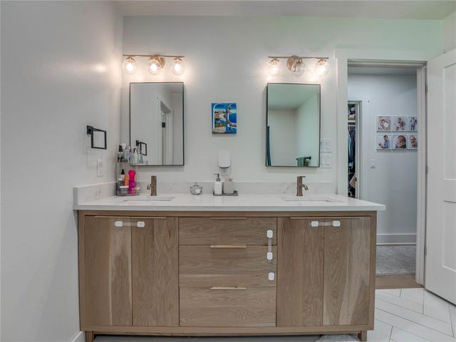 2221 W College Avenue, Guthrie, OK 73044