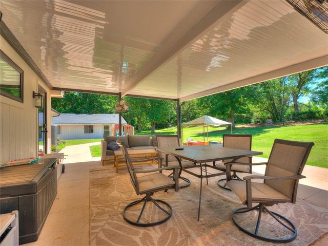 2221 W College Avenue, Guthrie, OK 73044