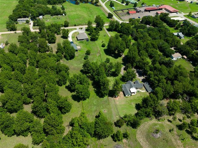 2221 W College Avenue, Guthrie, OK 73044