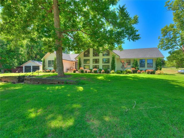 2221 W College Avenue, Guthrie, OK 73044