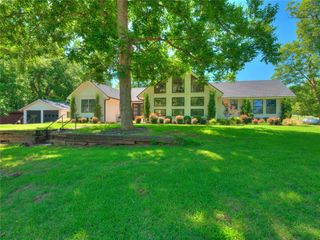 2221 W College Avenue, Guthrie, OK 73044