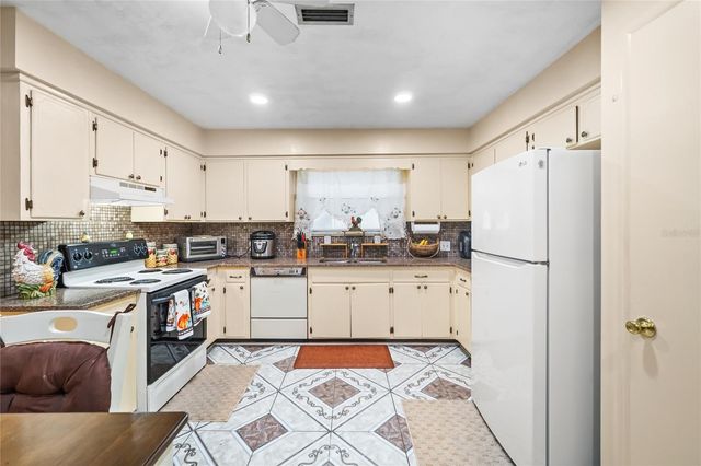 8557 VERMANTH ROAD, Jacksonville, FL 32211