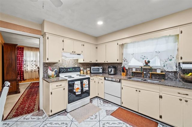 8557 VERMANTH ROAD, Jacksonville, FL 32211