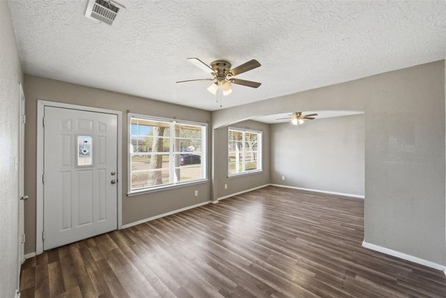 10507 Seaford Drive, Houston, TX 77089