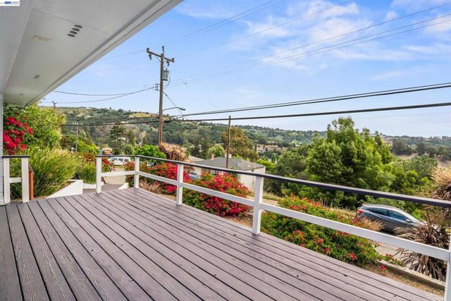 8019 Sterling Dr., Oakland, CA 94605