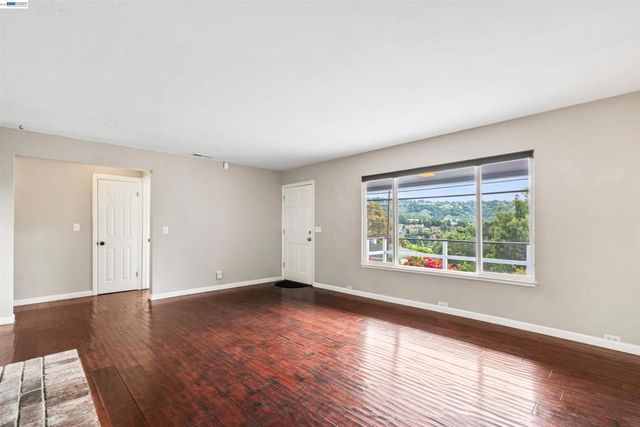 8019 Sterling Dr., Oakland, CA 94605