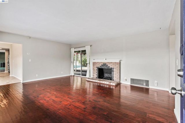 8019 Sterling Dr., Oakland, CA 94605