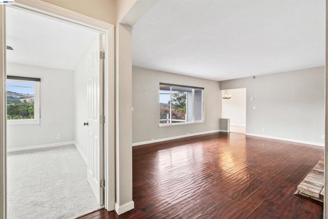 8019 Sterling Dr., Oakland, CA 94605