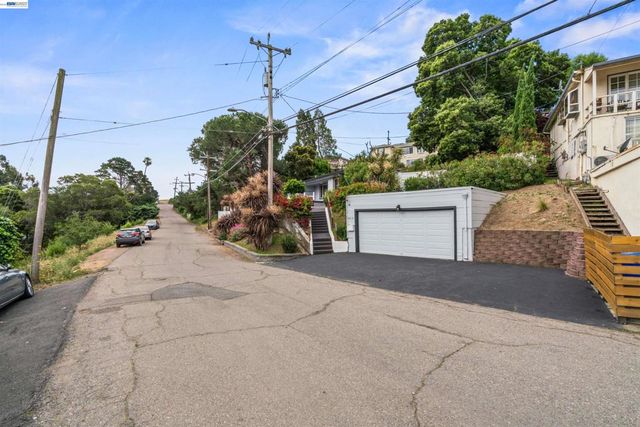 8019 Sterling Dr., Oakland, CA 94605