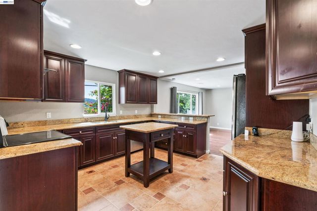 8019 Sterling Dr., Oakland, CA 94605