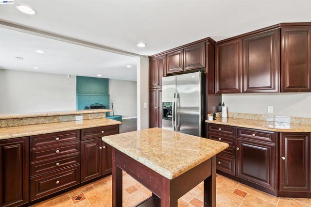 8019 Sterling Dr., Oakland, CA 94605