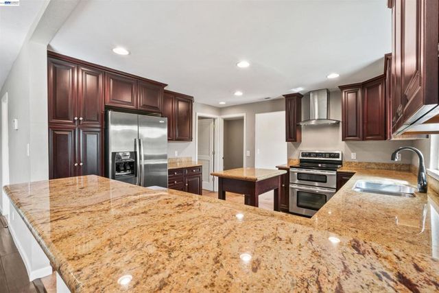 8019 Sterling Dr., Oakland, CA 94605