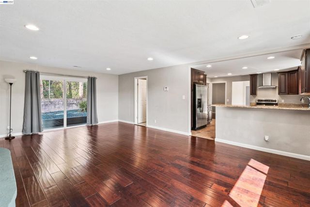 8019 Sterling Dr., Oakland, CA 94605