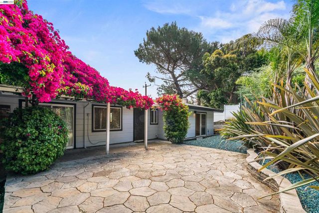 8019 Sterling Dr., Oakland, CA 94605