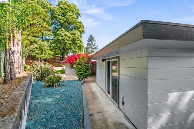 8019 Sterling Dr., Oakland, CA 94605